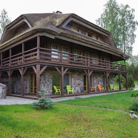 Hostal Dzeni Amatciems Exterior foto